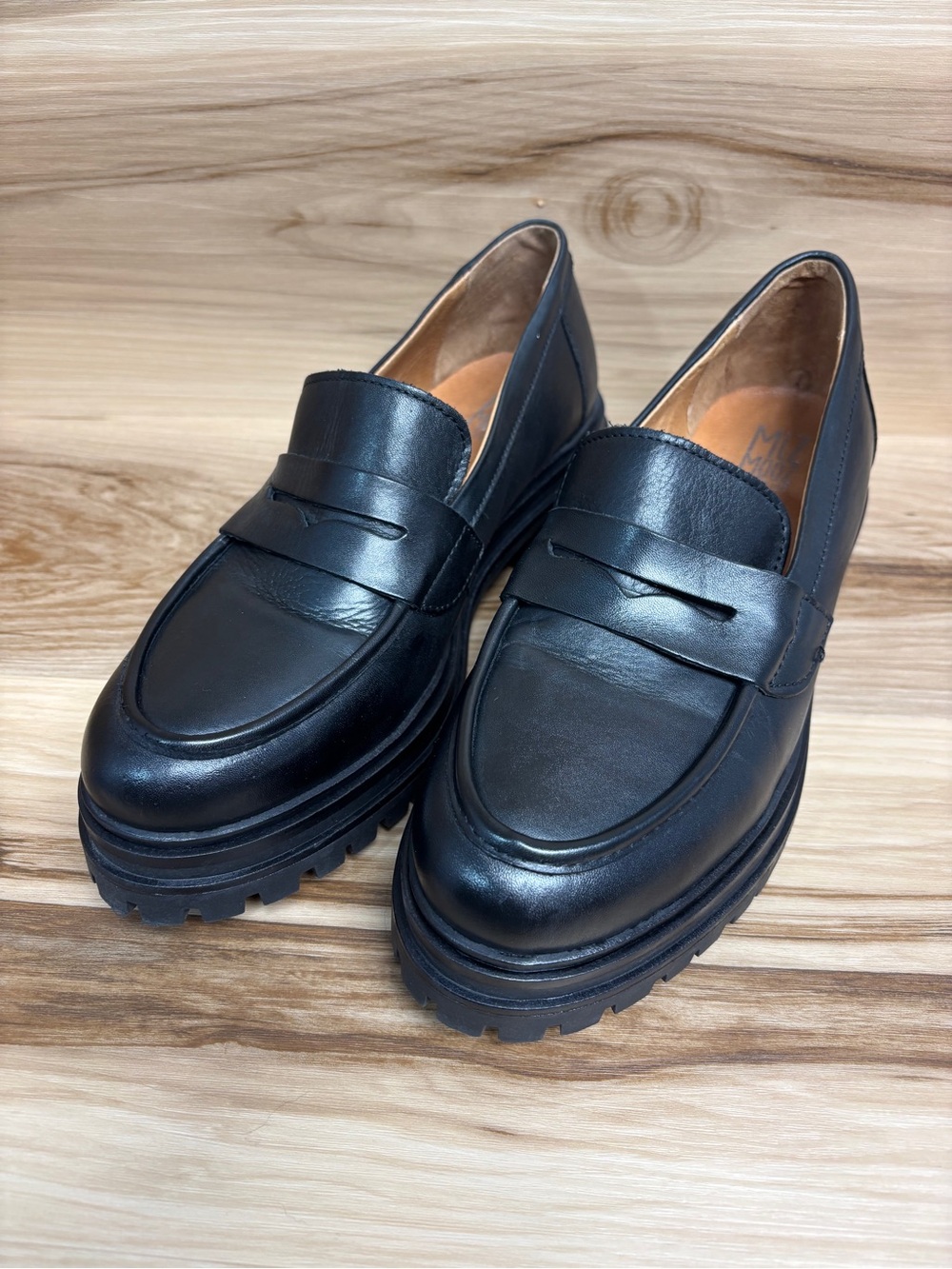 Miz Mooz Legend Platform Loafer size 40EU/ 9-9.5 US